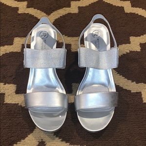 Silver wedges with cork wedge